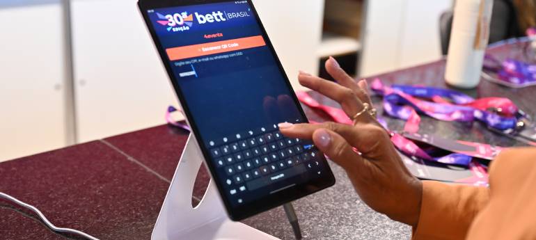 Bett Brasil traduz IA para educadores com debates e casos práticos