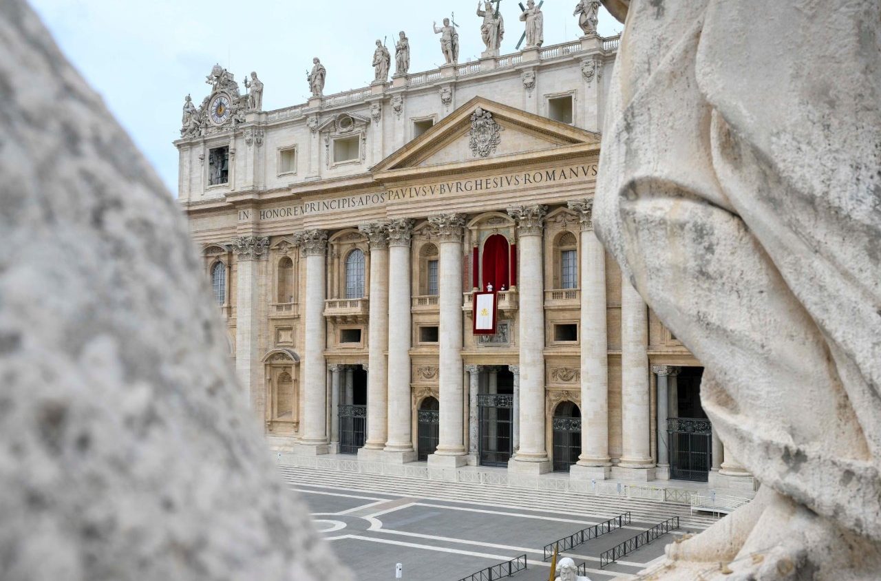 Leão XIV remove os selos e reabre o apartamento papal do Palácio Apostólico